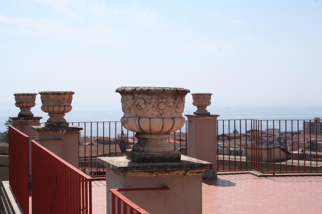Terrazze Bella Epoque Bed & Breakfast อาชิเรอาเล ภายนอก รูปภาพ