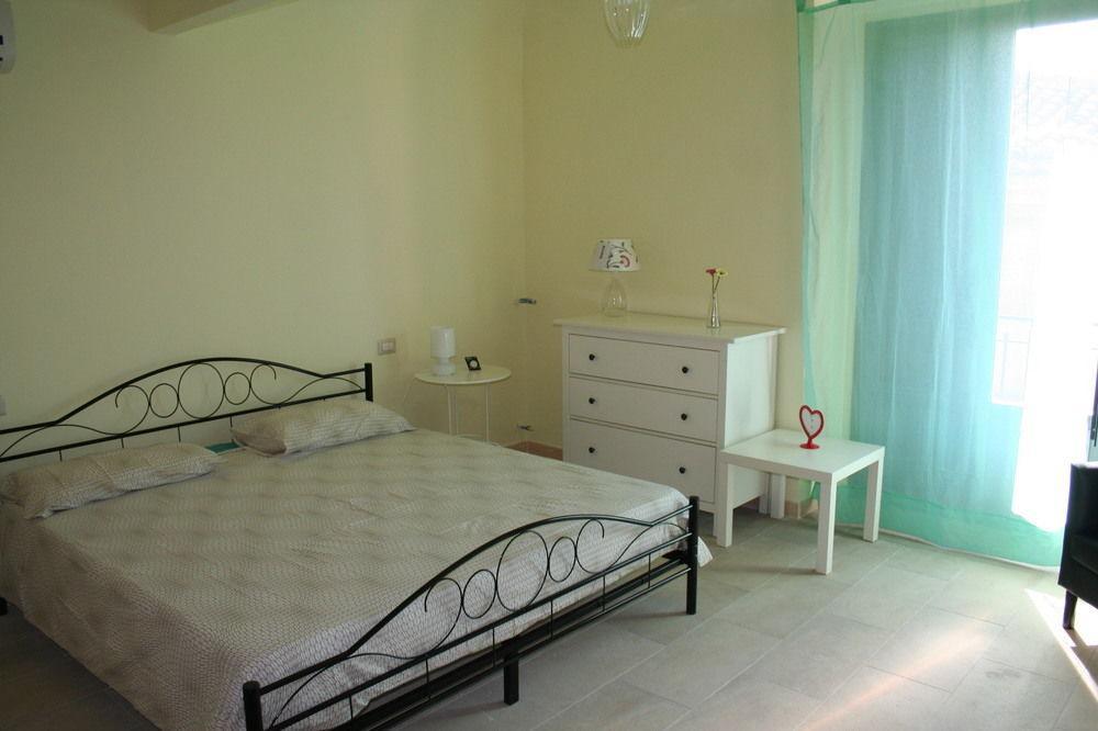 Terrazze Bella Epoque Bed & Breakfast อาชิเรอาเล ภายนอก รูปภาพ