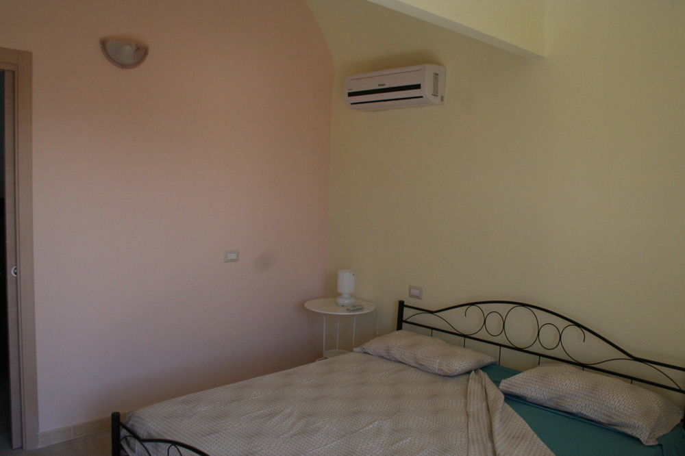 Terrazze Bella Epoque Bed & Breakfast อาชิเรอาเล ภายนอก รูปภาพ